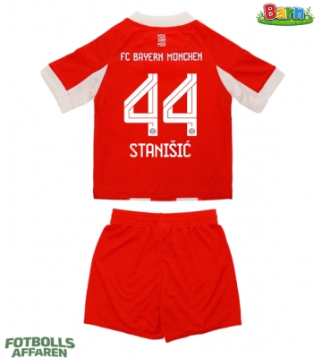 Bayern Munich Josip Stanisic #44 Hemmaställ Barn 2025-26 Kortärmad (+ Korta byxor)